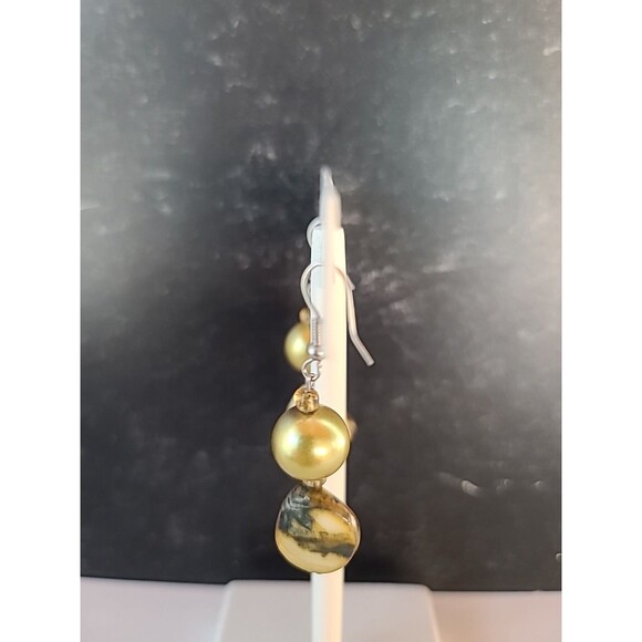 Green And Tan Beaded Shell Dangling Earrings Vintage Costume Jewelry - Picture 6 of 10